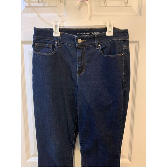 CHICOS JEANS PLATINUM BARELY BOOT 5 POCKET STYLE DARK WASH SZ 4/6 (CHICOS SZ 0) - Picture 6 of 9